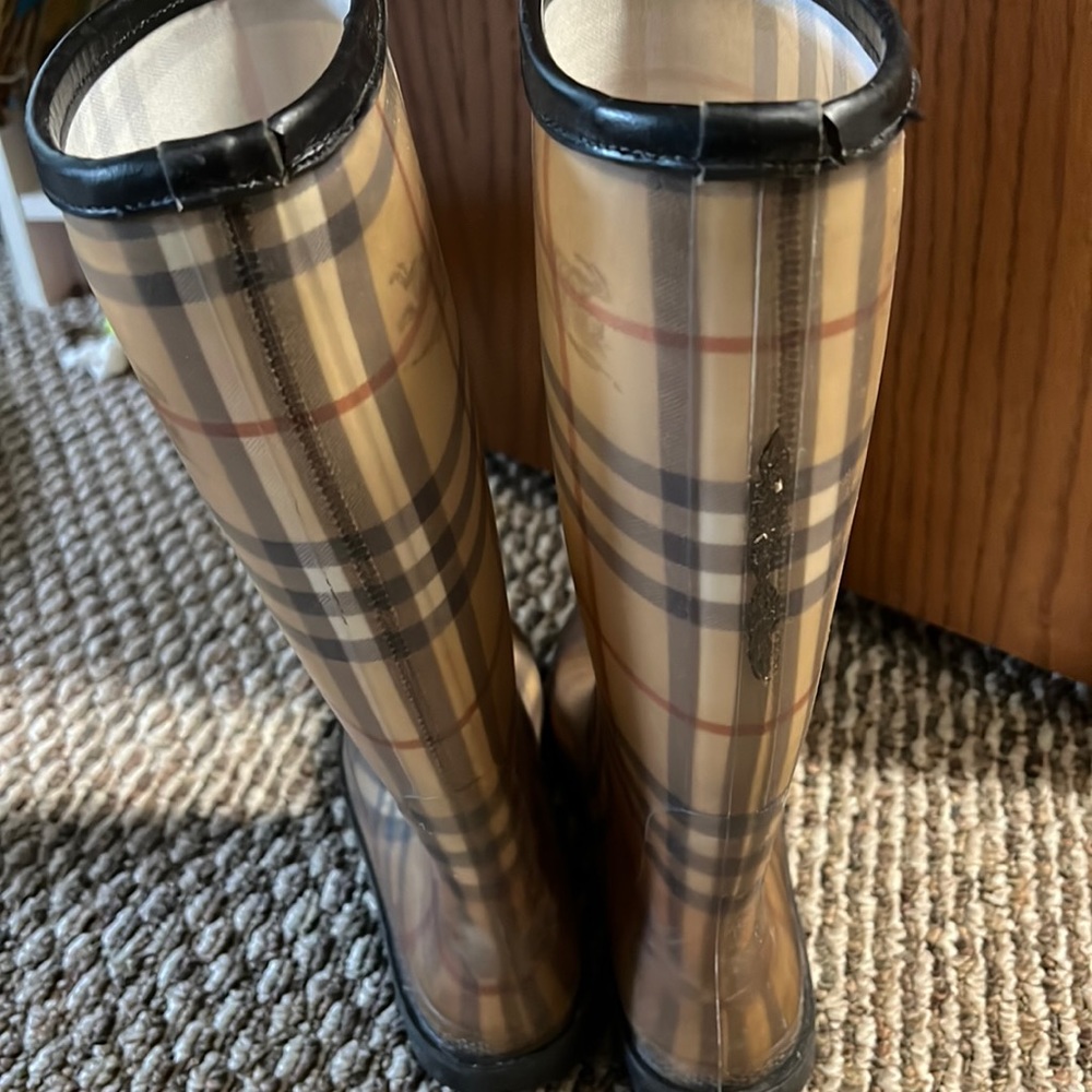 Burberry boots